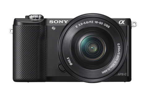 Sony A5000, nuova mirrorless, con SEL16-50mm